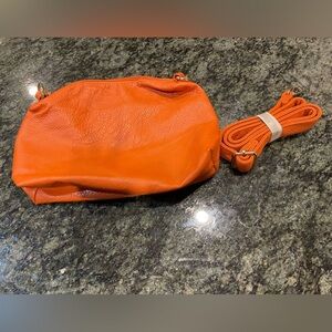 🔥New Scarleton Vegan Leather crossbody orange purse.  Very cute bag!
